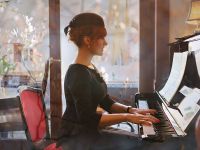 Yuliya Drogalova - Pianistin & Sängerin